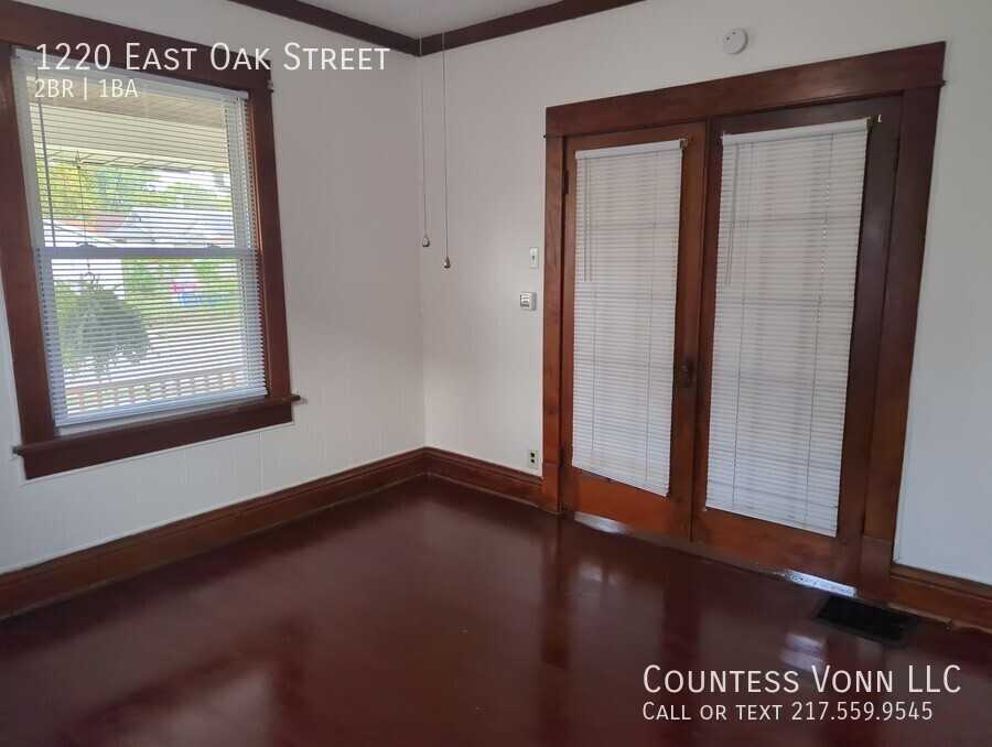 1220 E Oak St - Photo 5 of 17