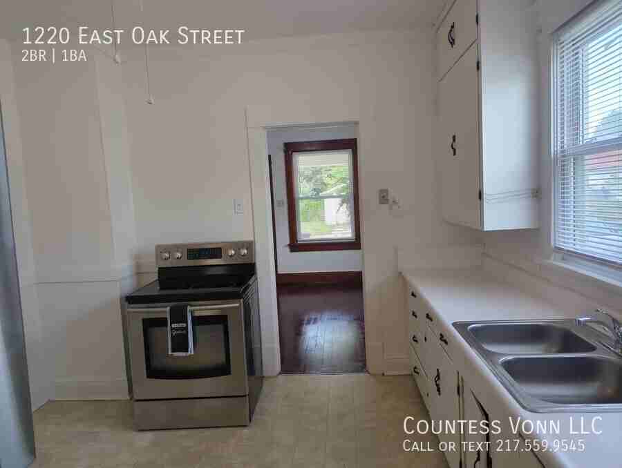 1220 E Oak St - Photo 7 of 16