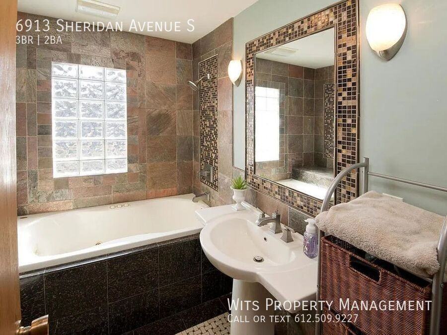 6913 Sheridan Ave S - Photo 6 of 10