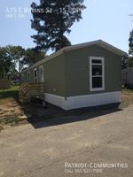 featured image of 475 E Robins St