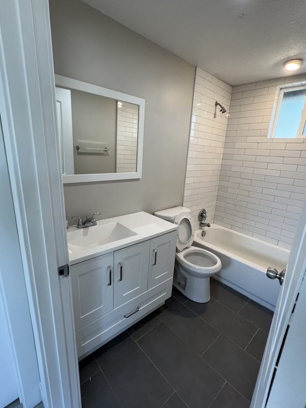 1535 W Russett Ave #1 - Photo 3 of 13