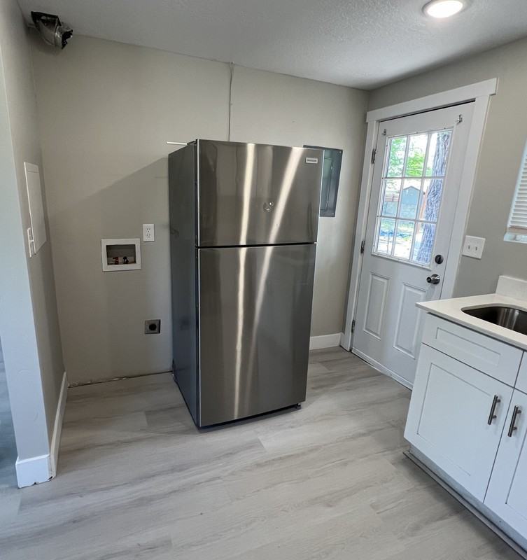 1535 W Russett Ave #1 - Photo 5 of 13