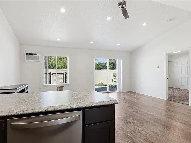 408 N Pierce Ln #1 - Photo 5 of 18