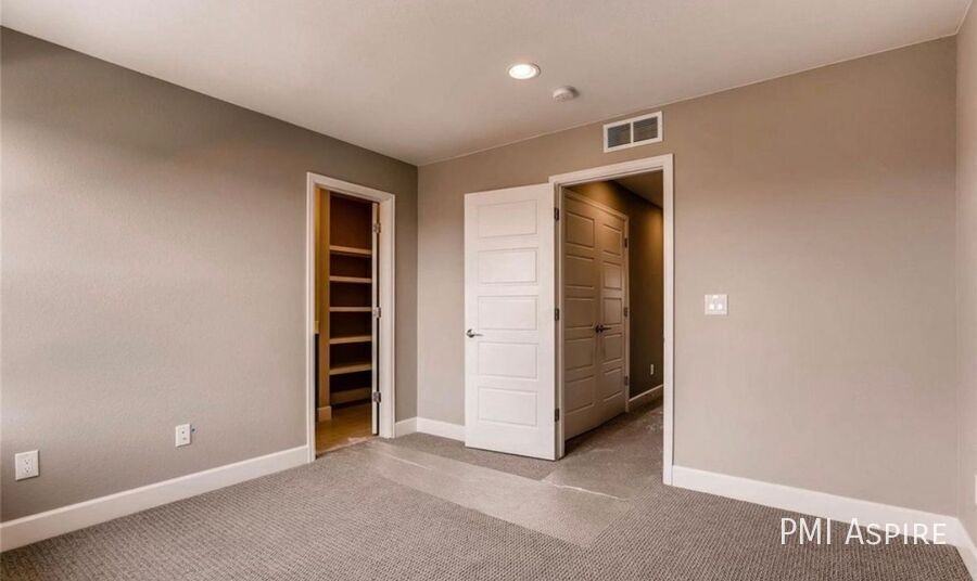 2586 Meadows Blvd #B - Photo 3 of 8