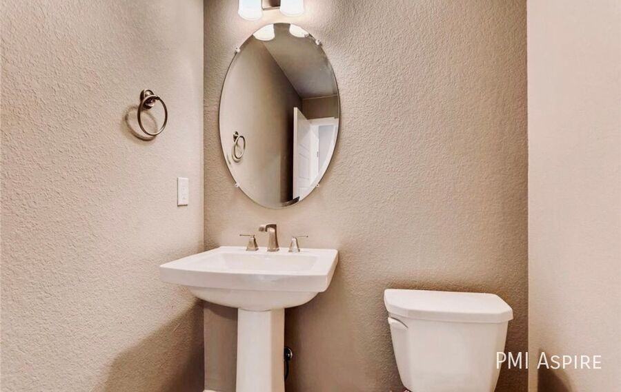 2586 Meadows Blvd #B - Photo 4 of 8