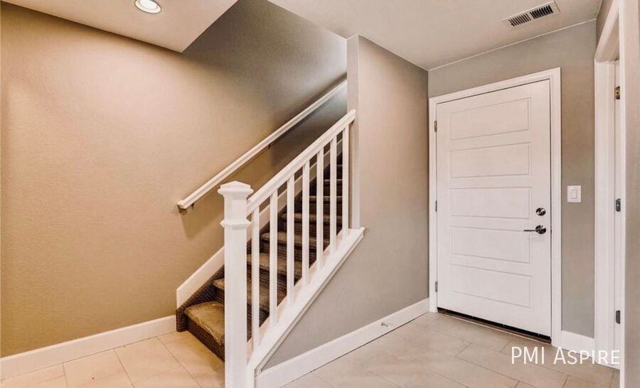 2586 Meadows Blvd #B - Photo 5 of 8