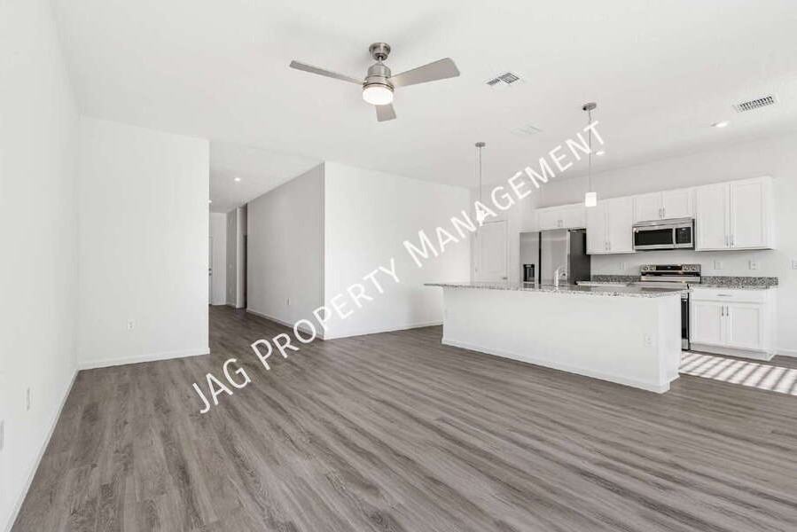 2601 Hagoplan Ave Sw - Photo 7 of 27