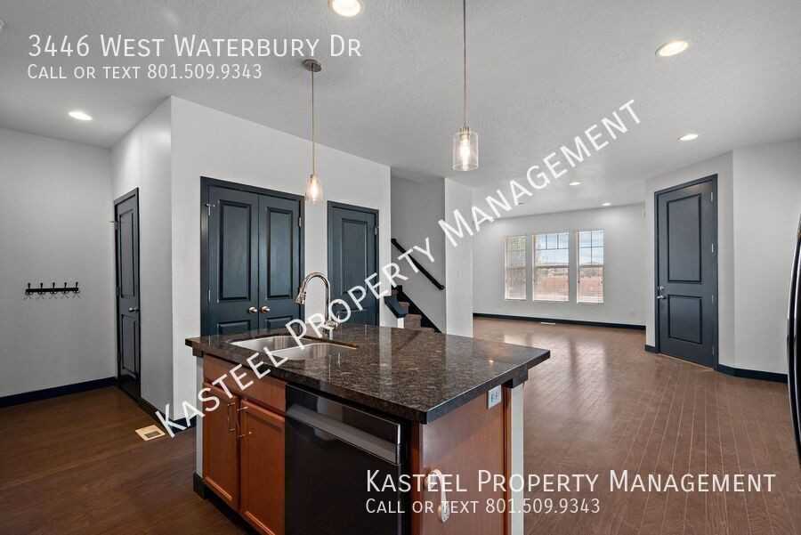 3446 W Waterbury Dr - Photo 5 of 28