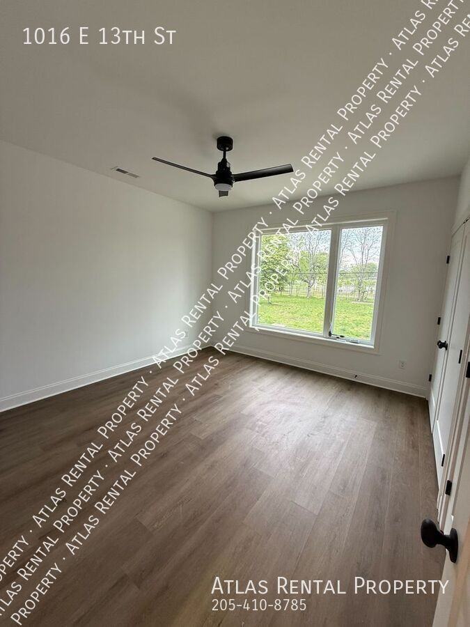 1016 E 13th St - Photo 3 of 10