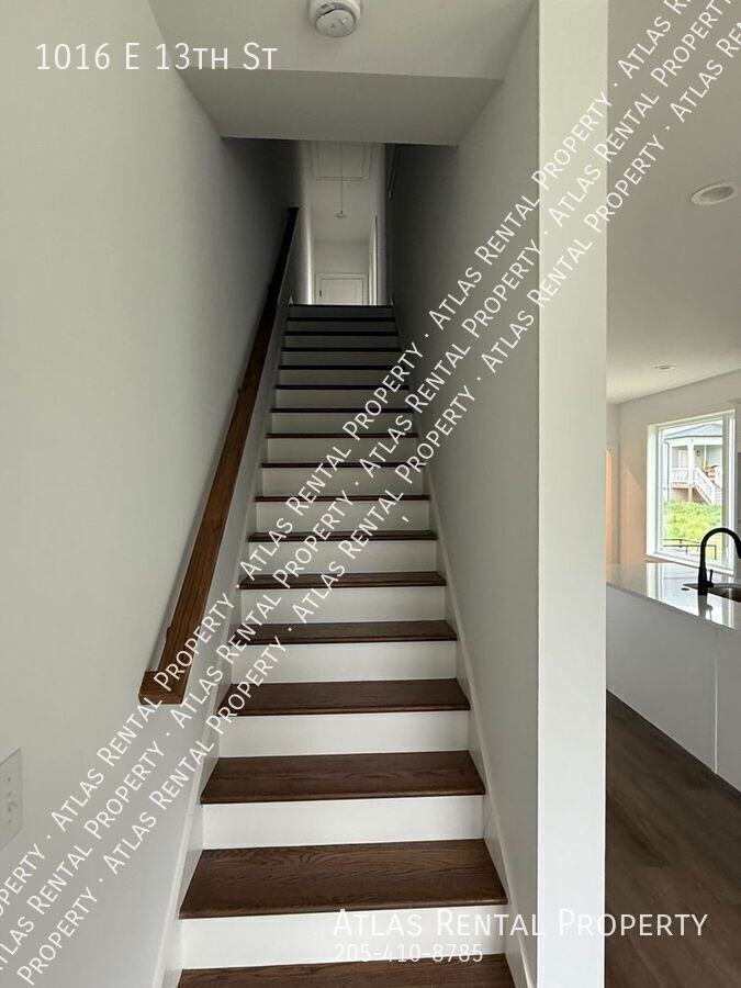 1016 E 13th St - Photo 5 of 10