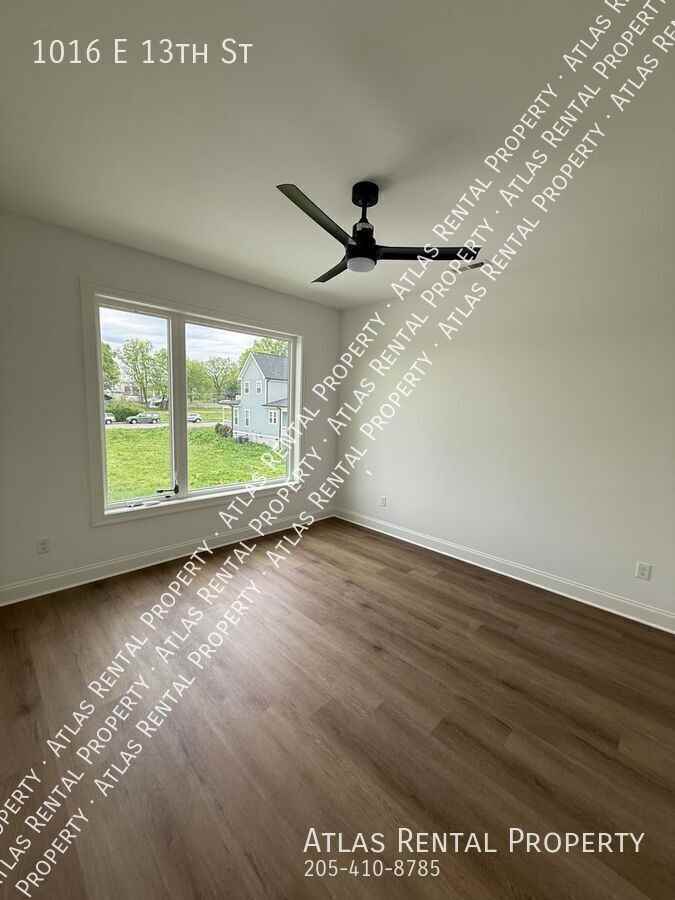 1016 E 13th St - Photo 5 of 10