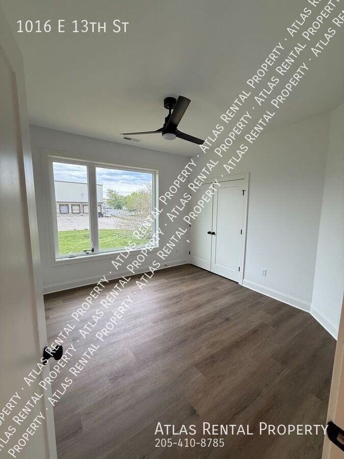 1016 E 13th St - Photo 6 of 10