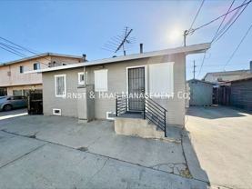 926 1/2 Newport Ave - Photo 1 of 1