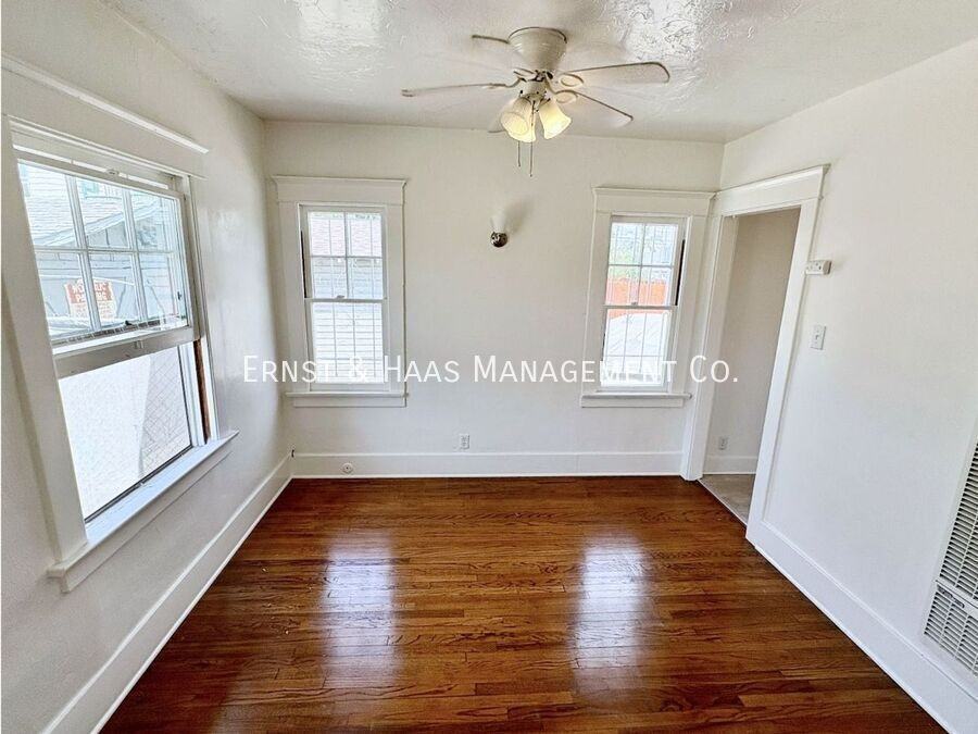 926 1/2 Newport Ave - Photo 2 of 8