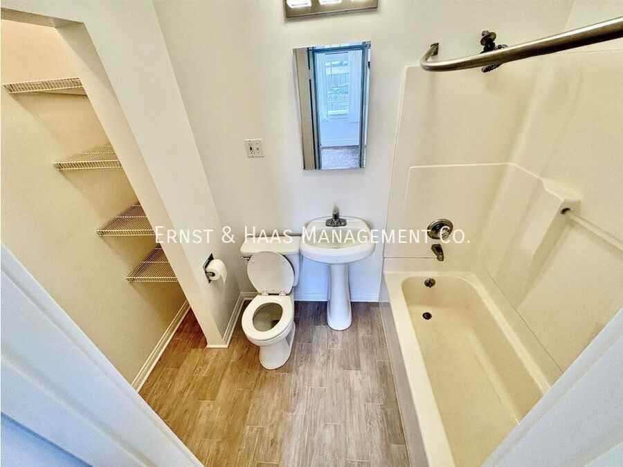 926 1/2 Newport Ave - Photo 6 of 8
