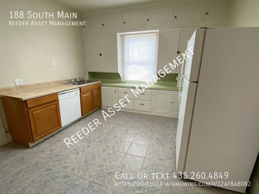 188 S Main St - Photo 7 of 17