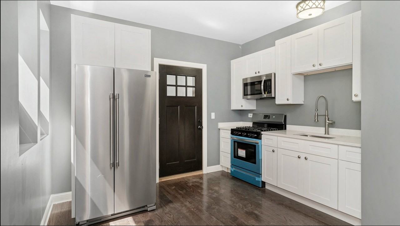 846 N Hamlin Ave #2 - Photo 6 of 6