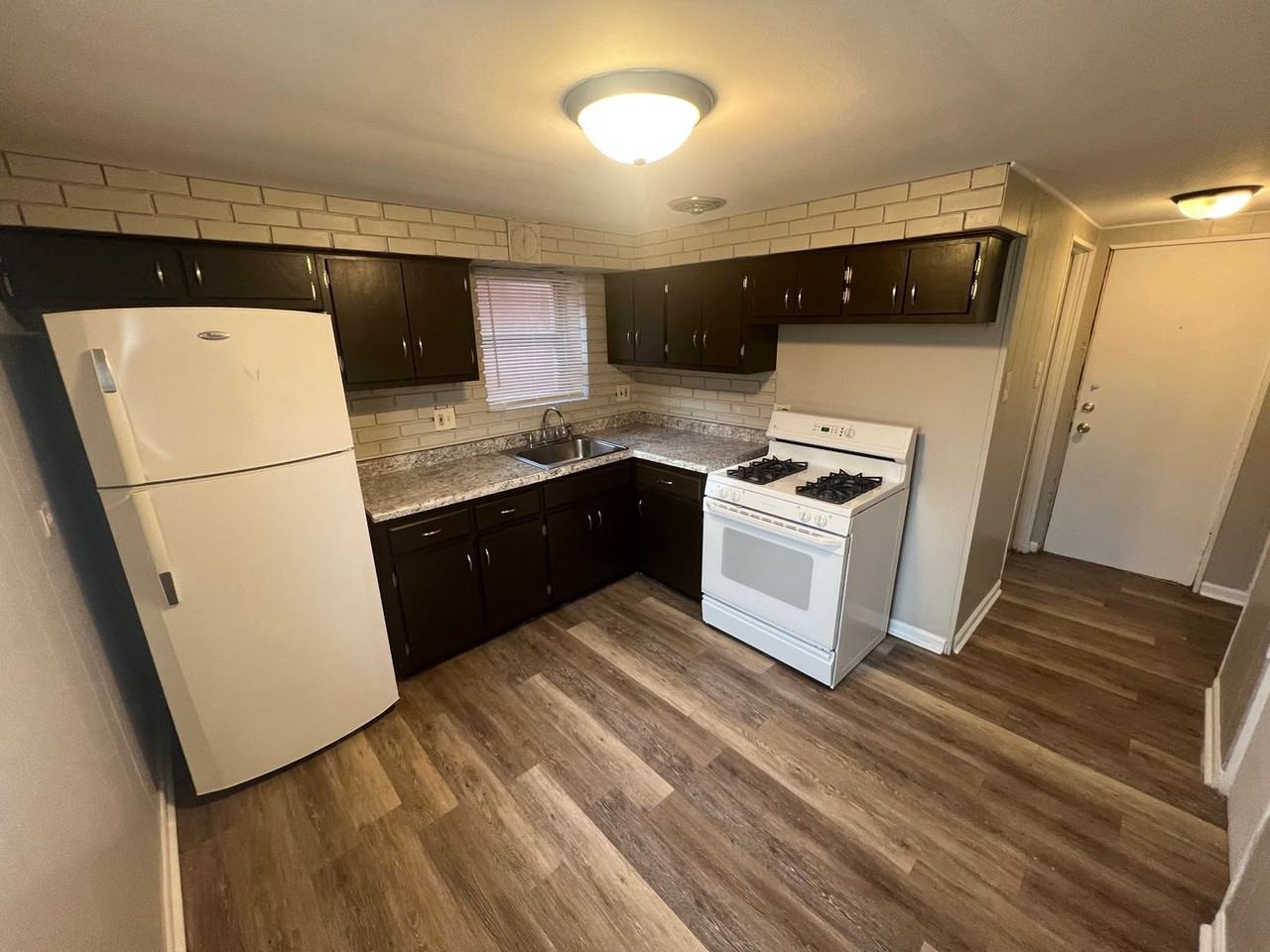 1548 S 61st Ct #GW - Photo 4 of 10
