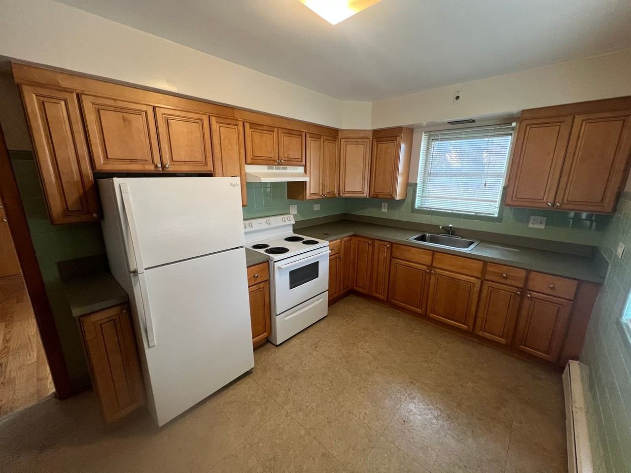 1648 Clarence Ave #1R - Photo 3 of 8