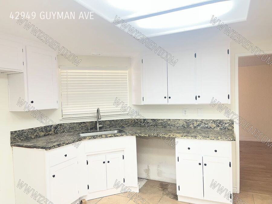 42949 Guyman Ave - Photo 5 of 22