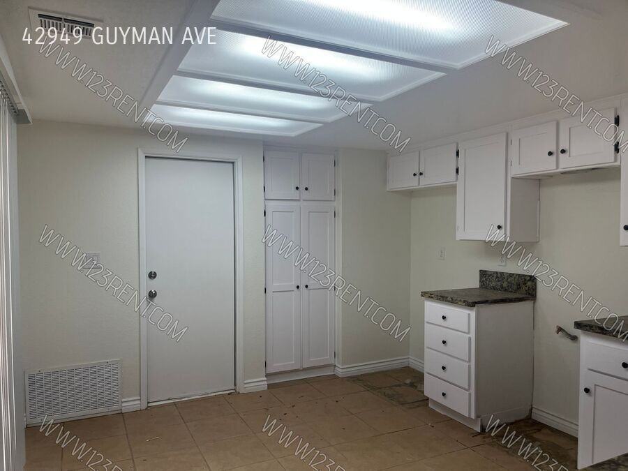 42949 Guyman Ave - Photo 6 of 22