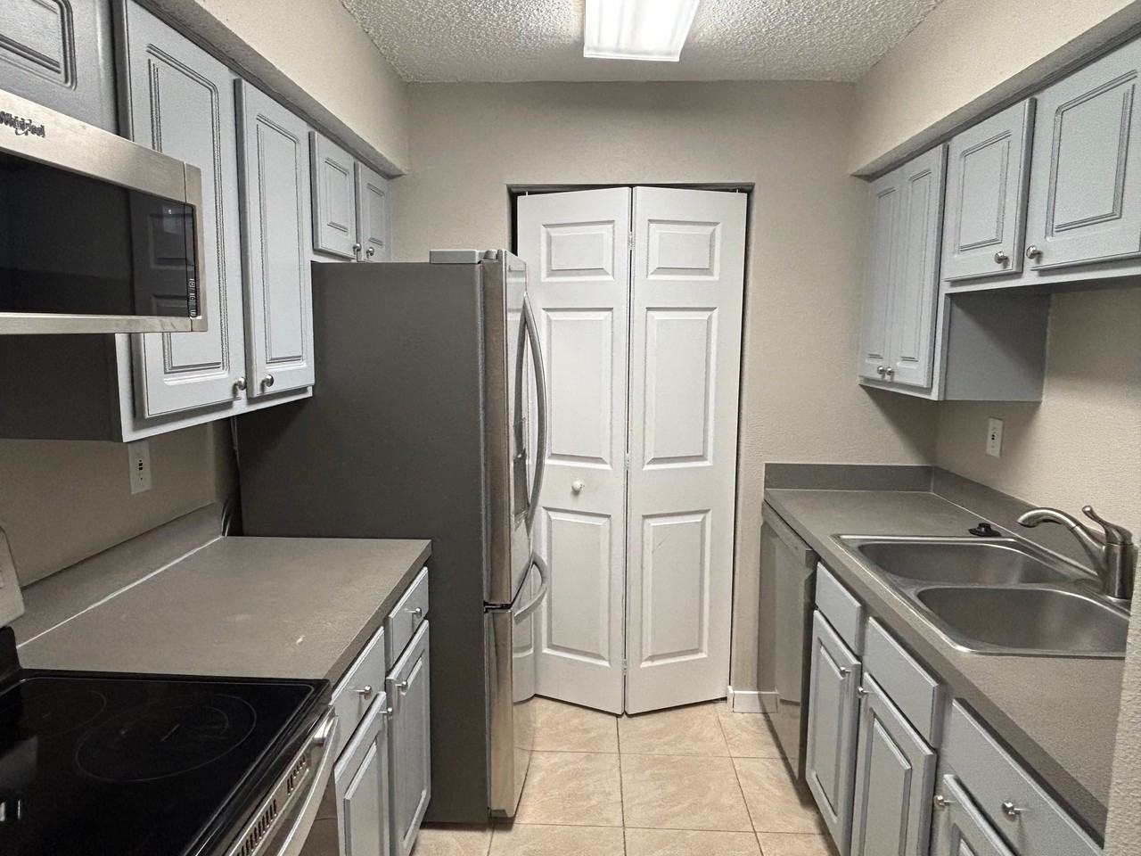 3732 Idlebrook Cir #210 - Photo 3 of 14