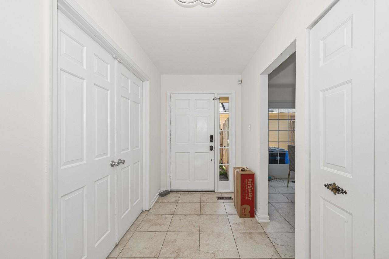 19302 Frenchton Pl - Photo 3 of 10