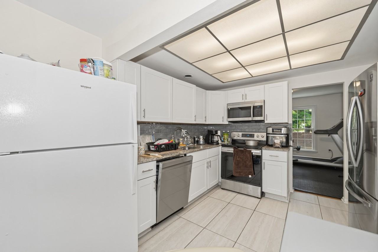 19302 Frenchton Pl - Photo 6 of 10