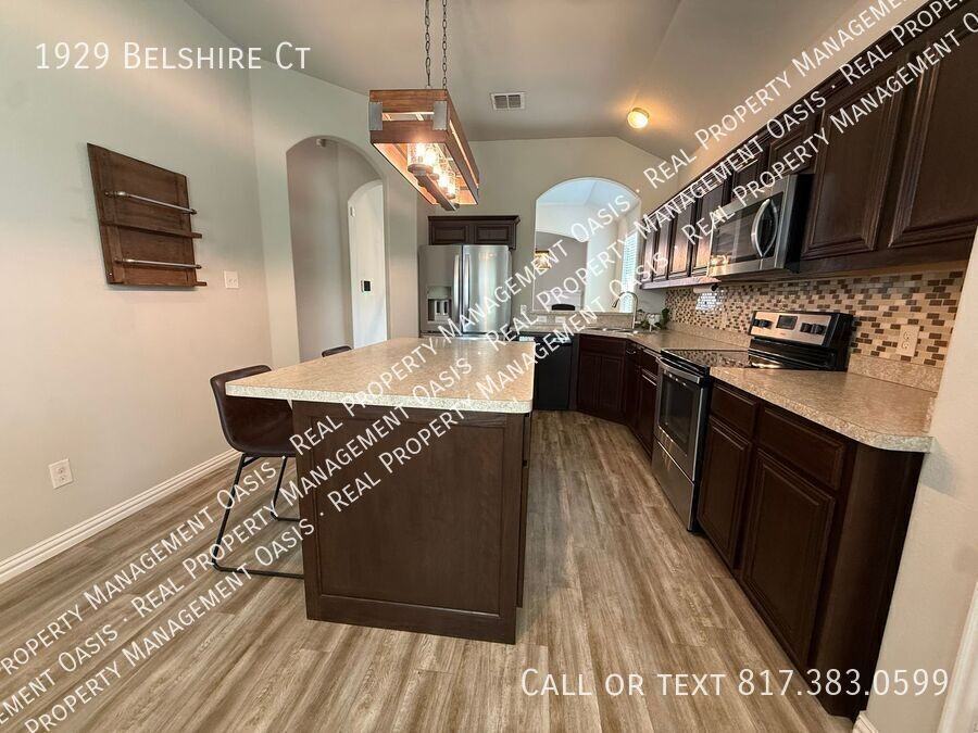 1929 Belshire Ct - Photo 2 of 20