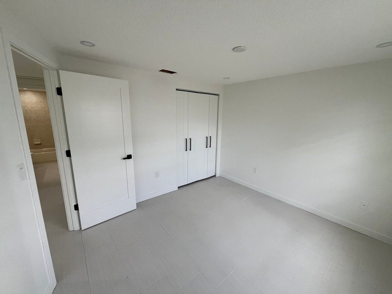 1511 Suponic Ave #B - Photo 4 of 9