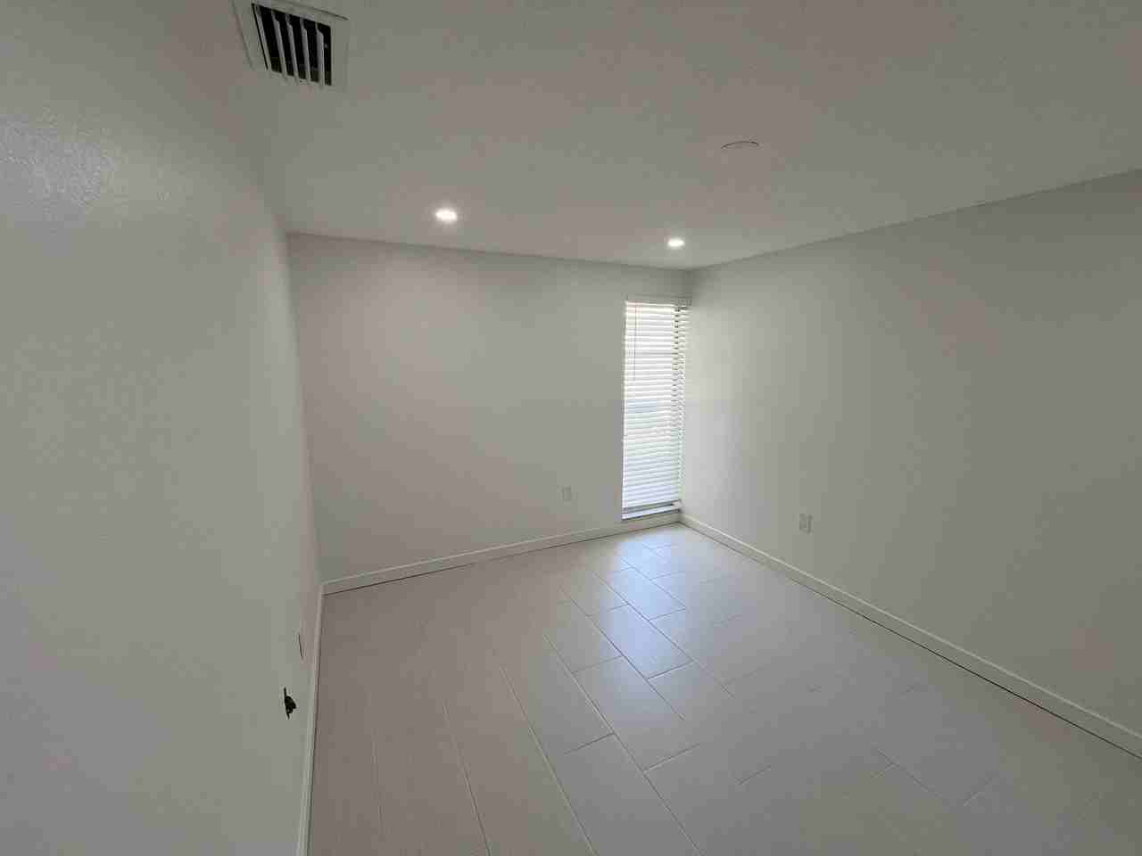1511 Suponic Ave #B - Photo 5 of 9