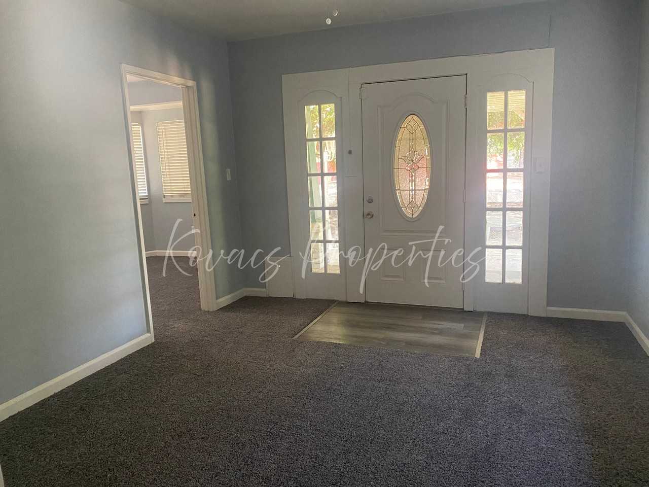 1036 N Rosemore Ave - Photo 2 of 13