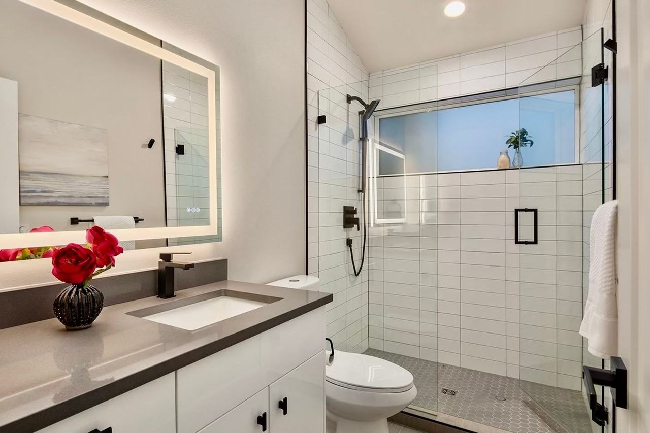2823 Nw 57th St - Photo 4 of 12