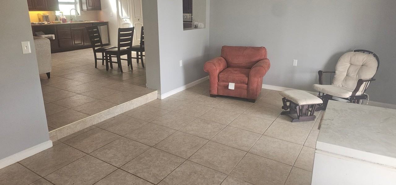 502 Canal Dr #1 - Photo 2 of 4