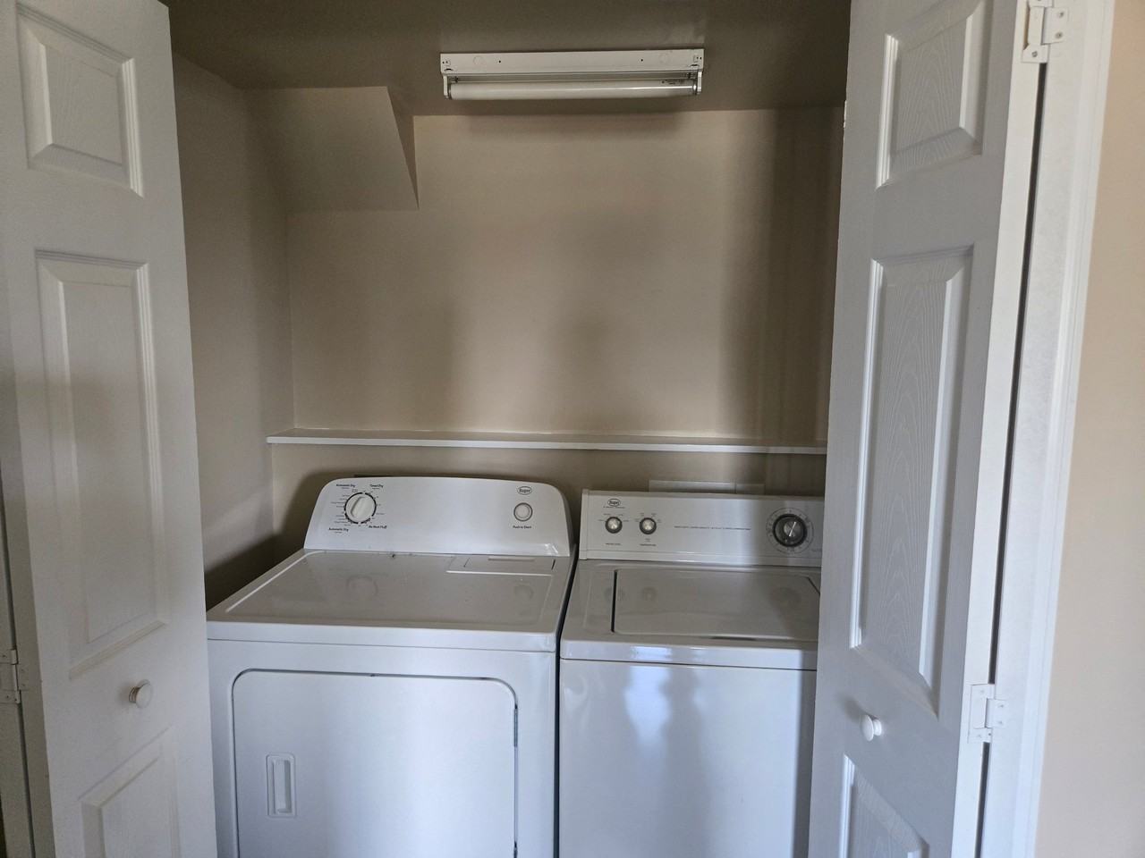 1028 Watauga St #1 - Photo 4 of 11