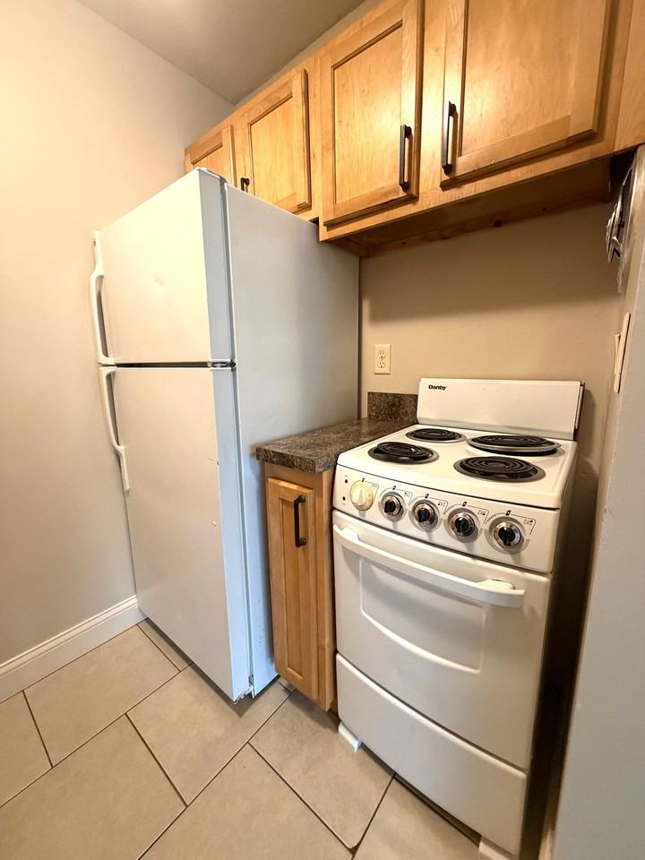 1810 E St #109 - Photo 2 of 10