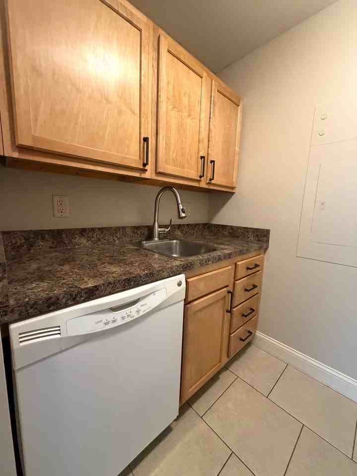 1810 E St #109 - Photo 3 of 10