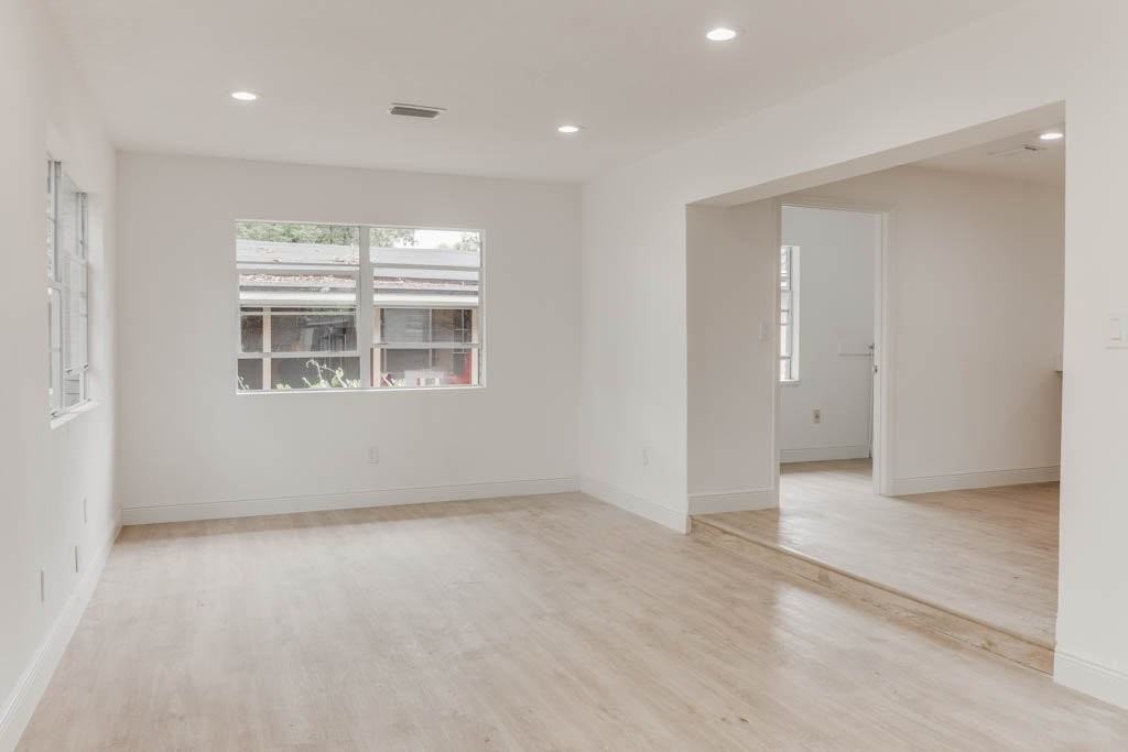 1255 Pine St - Photo 4 of 12