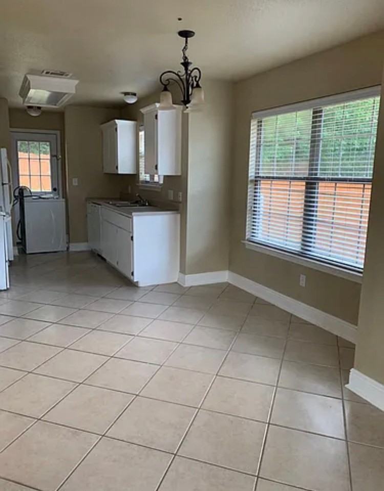 137 Bolero Way - Photo 3 of 9