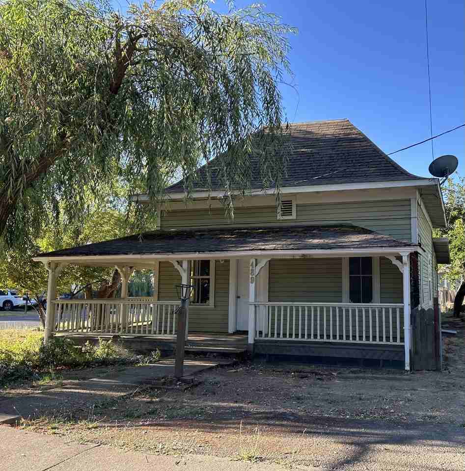 489 2nd St - Photo 5 of 5