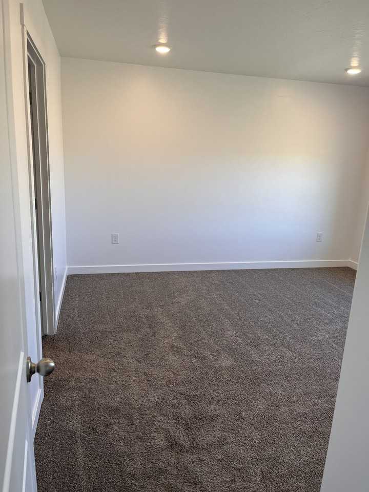 1022 W Broadleaf Dr - Photo 6 of 19