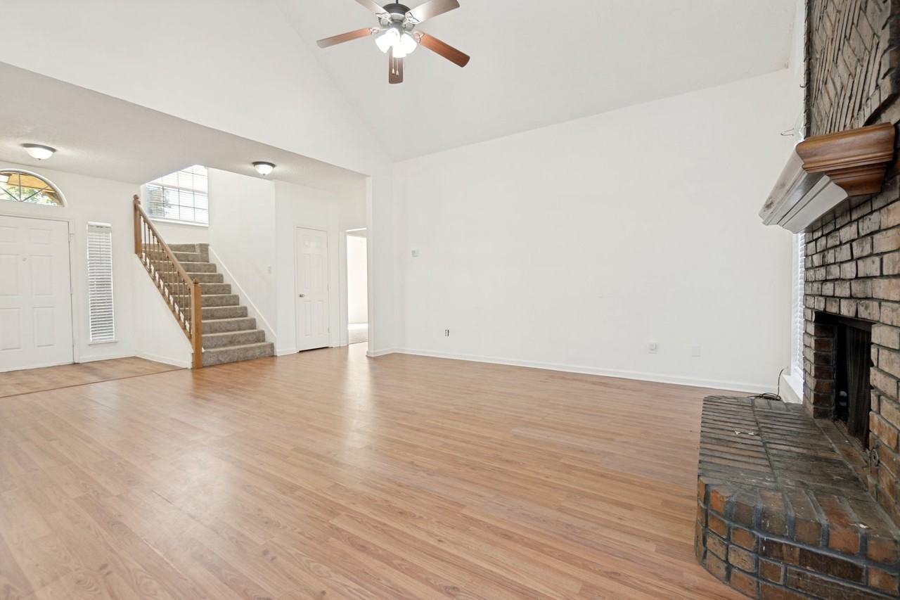 1005 Craig Dr - Photo 3 of 20
