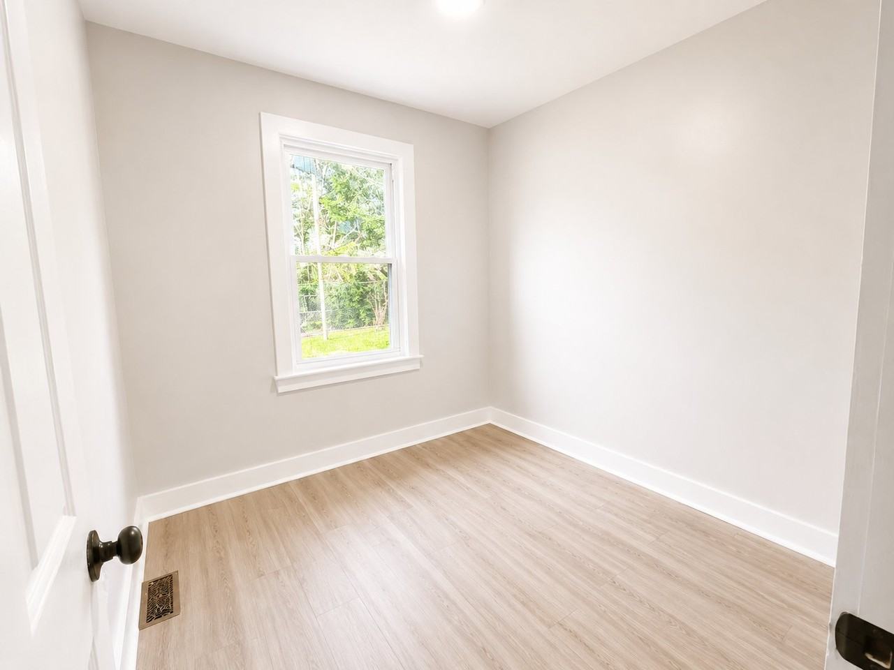 97 Cedar St #10 - Photo 3 of 4