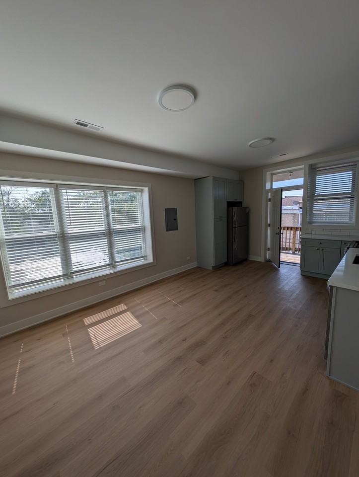 3182 N Milwaukee Ave #3182-2 - Photo 2 of 9
