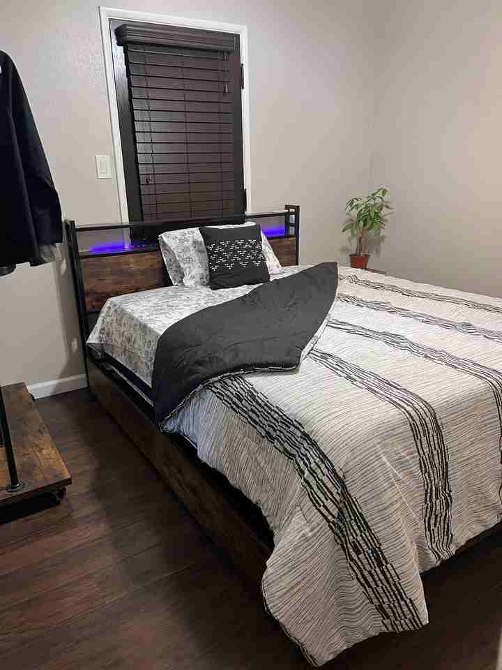 2942 Mary St - Photo 2 of 12