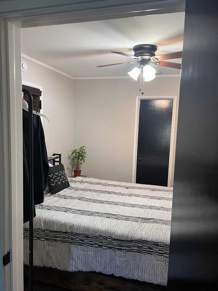 2942 Mary St - Photo 3 of 12
