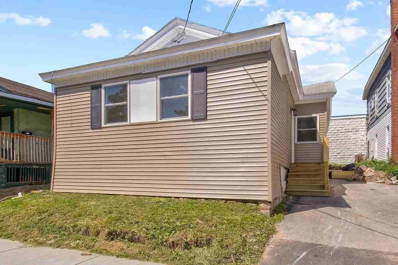 1002 Park St - Photo 6 of 16