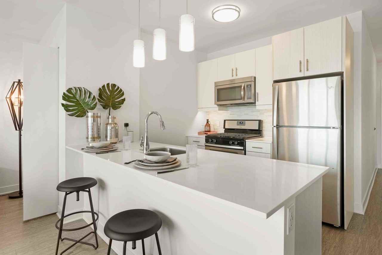 1005 S State St - Photo 5 of 16