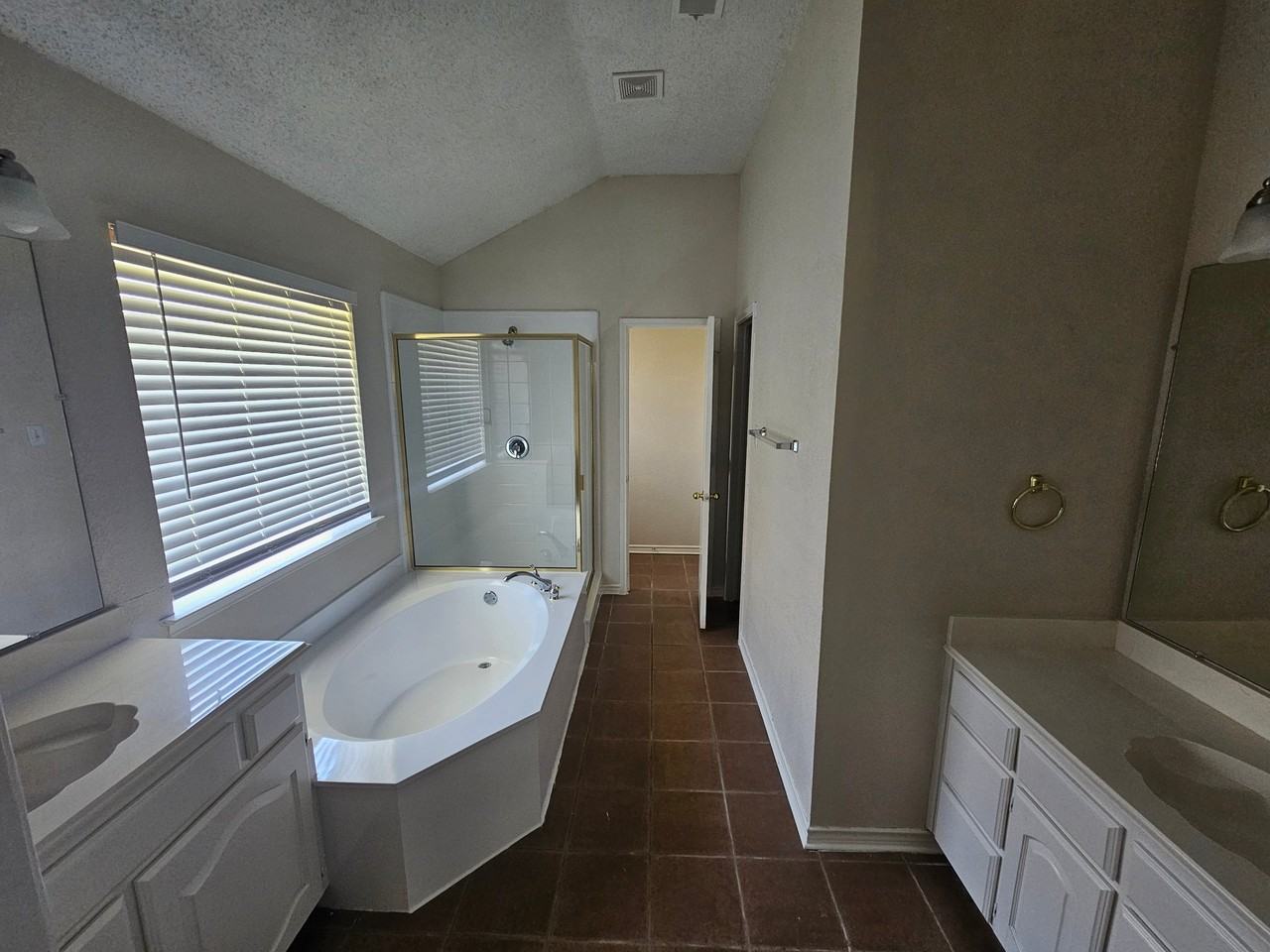 3703 Blossom Dr - Photo 5 of 11