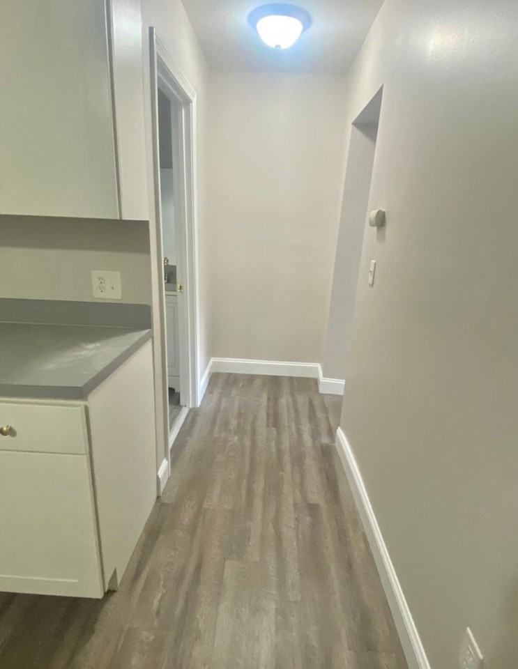 677 Middle St - Photo 2 of 6